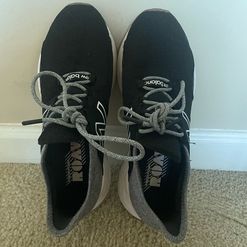 New balance roav running shoes womens size 9.5